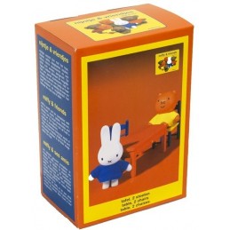 Set accesorii din plastic Miffy & Friends 3 piese (masuta si doua scaune)