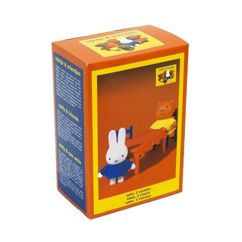 Set accesorii din plastic Miffy & Friends 3 piese (masuta si doua scaune)